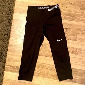 NIKE PRO CAPRI LEGGINGS SIZE M